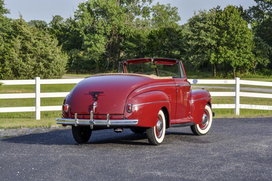  Ford V8 Super Deluxe Convertible Coupe 1941 года  (фото 15 из 16)